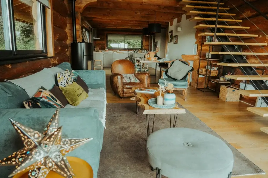 Intérieur chaleureux et cosy du gite Le Perchoir du Quercy, à Montcuq dans le Lot. 