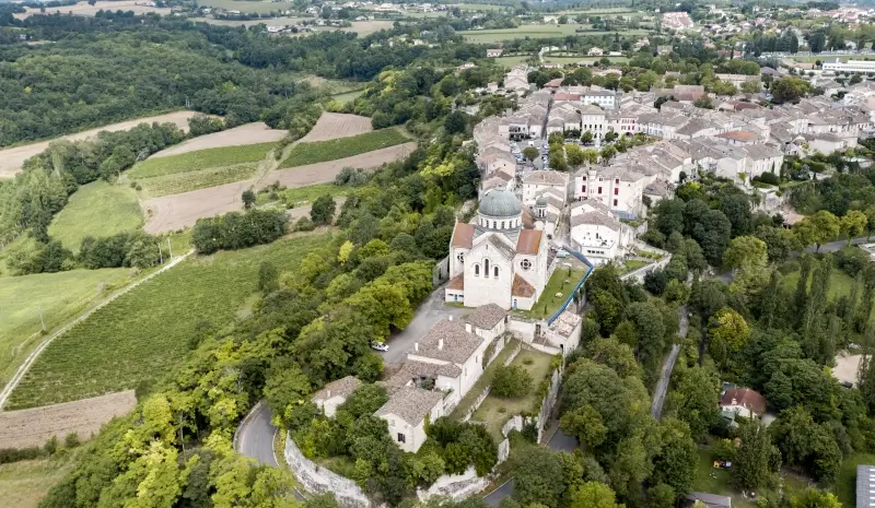 Castelnau-Montratier, l'un des plus beaux villages du Quercy Blanc situé dans le Lot.
