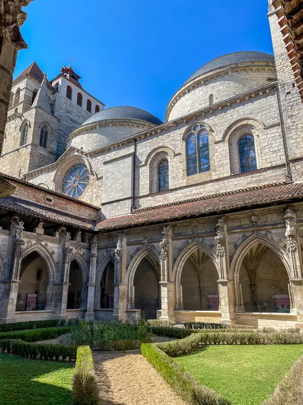 Le cloître de la cathédrale Saint-Étienne de Cahors.